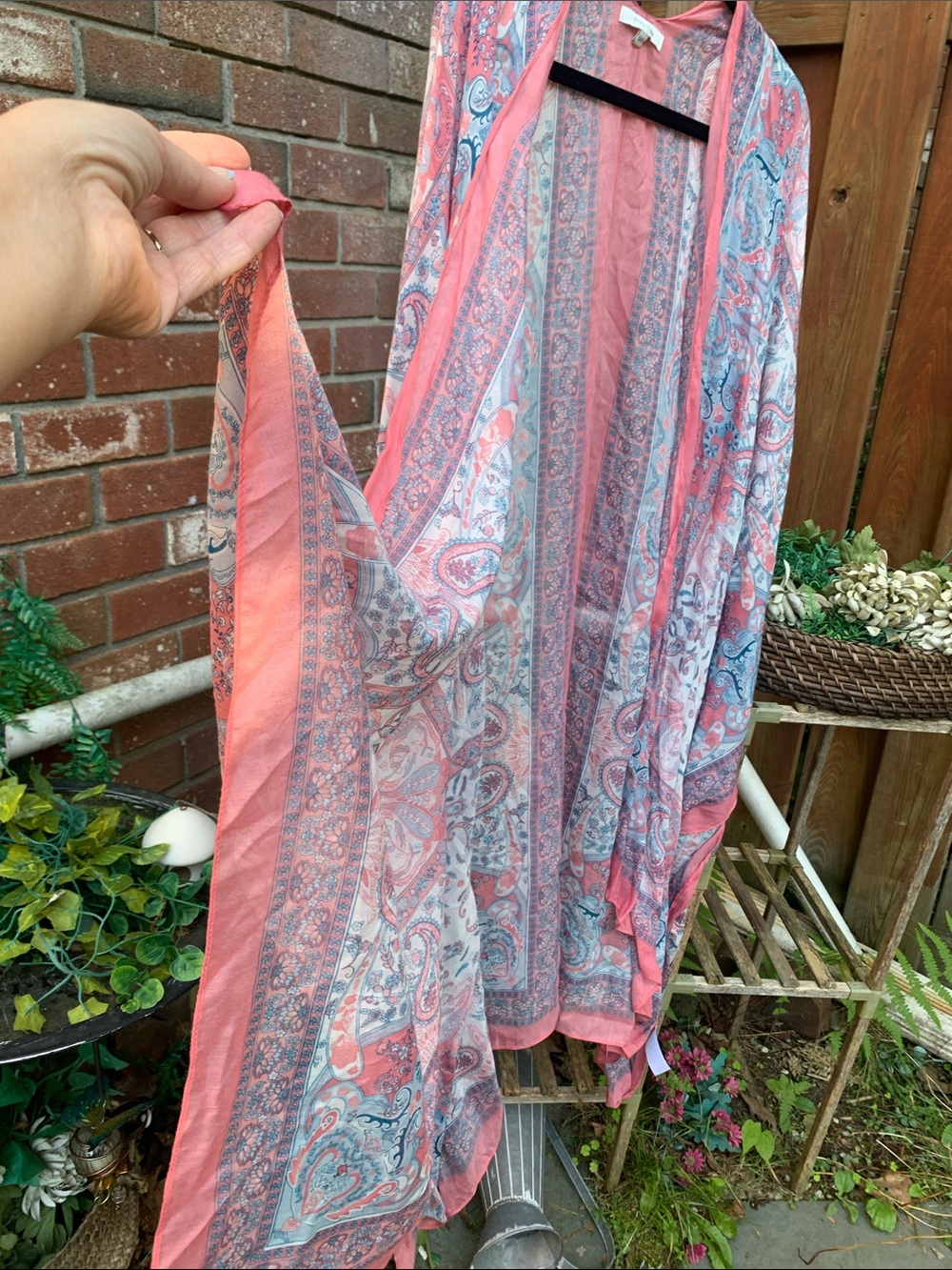 Moss Rose Coral & Blue Paisley Sheer Kimono - Picture 6 of 6